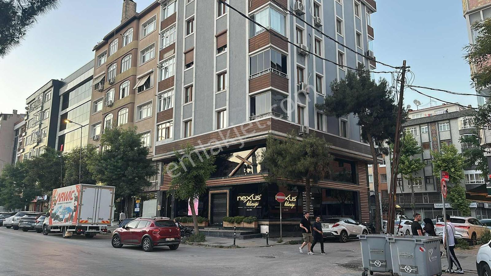Haznedar Meydan Yakını Genç Binada 2+1 Geniş Lüks Asansörlü - Görsel 4