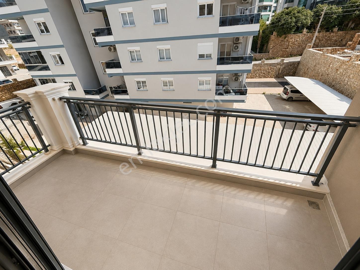 Alanya Oba 2+1 Kale Manzaralı Lüks Sitede Sıfır Kupon Daireeeeee - Görsel 16