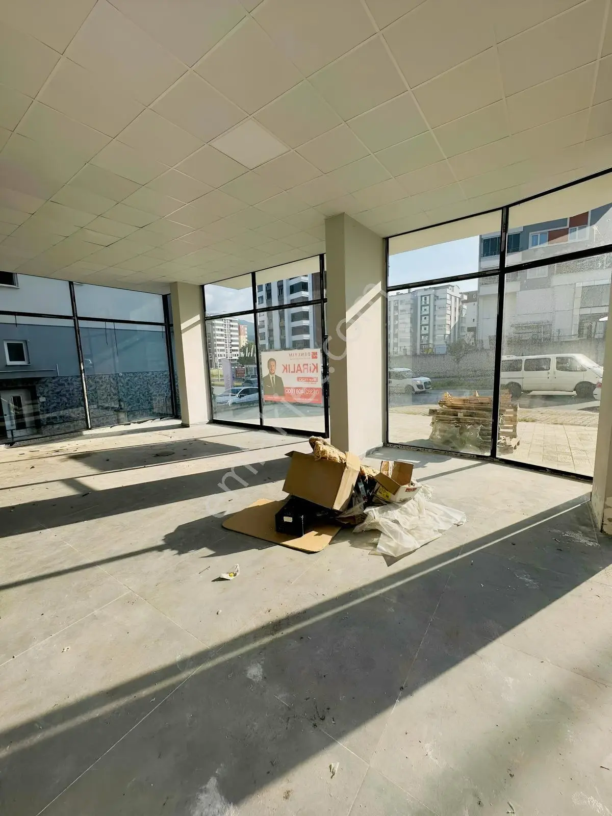 Deneyim'den Derebahçe'de Bulvara Cephe 200 M2 Kiralık Dükkan - Görsel 11
