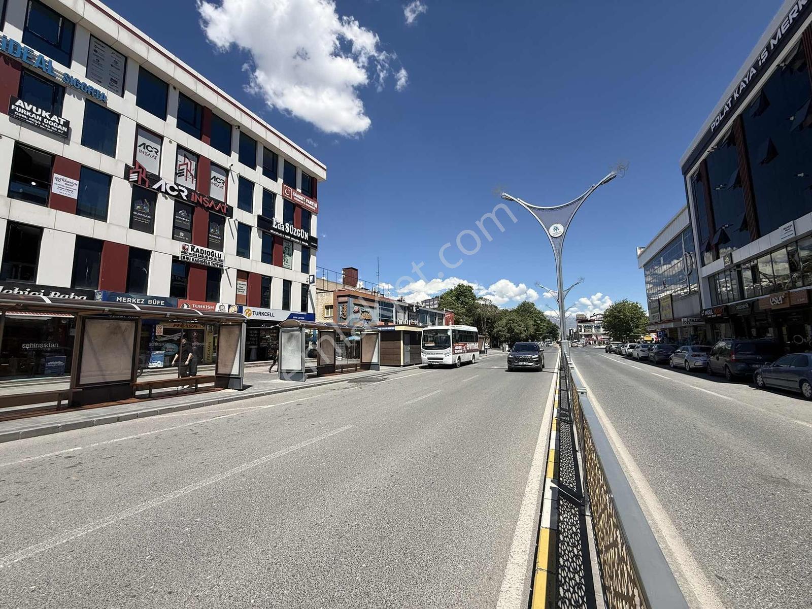 Remax Dem'den Dörtyol Kavşağında Prestijli Kiralık Ofis - Görsel 13