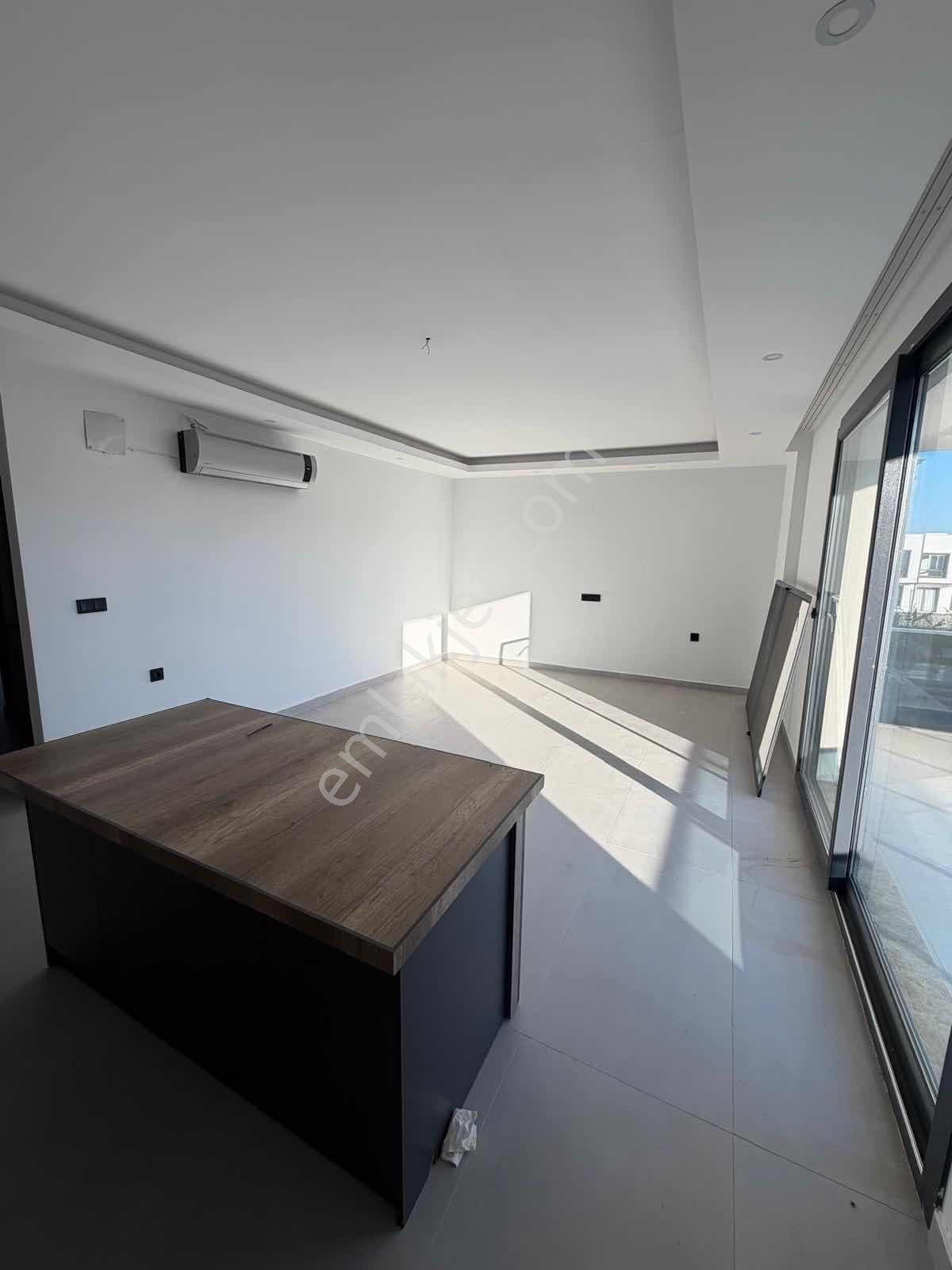 Eylem Emlak Eşyasız Yıllık Kiralık 2+1 Kapızlı Bakanlıklarda - Görsel 5
