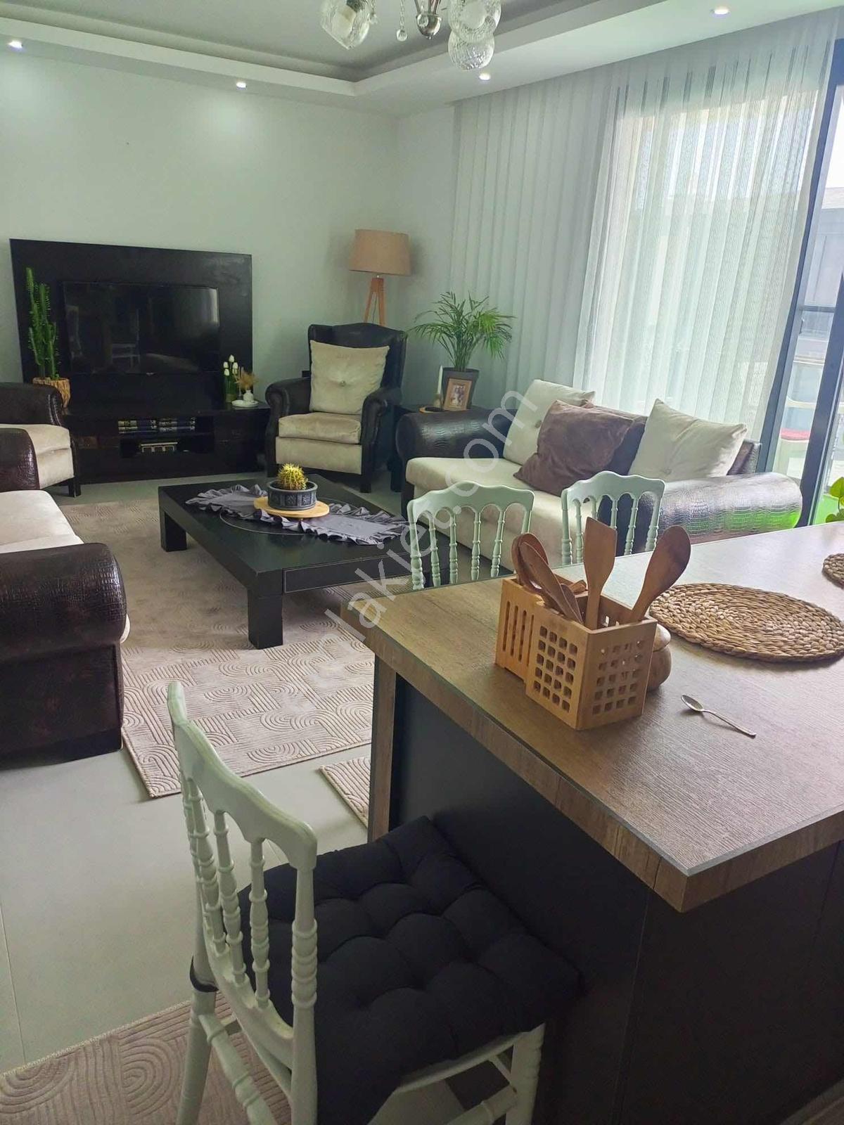 Eylem Emlak Eşyasız Yıllık Kiralık 2+1 Kapızlı Bakanlıklarda - Görsel 2