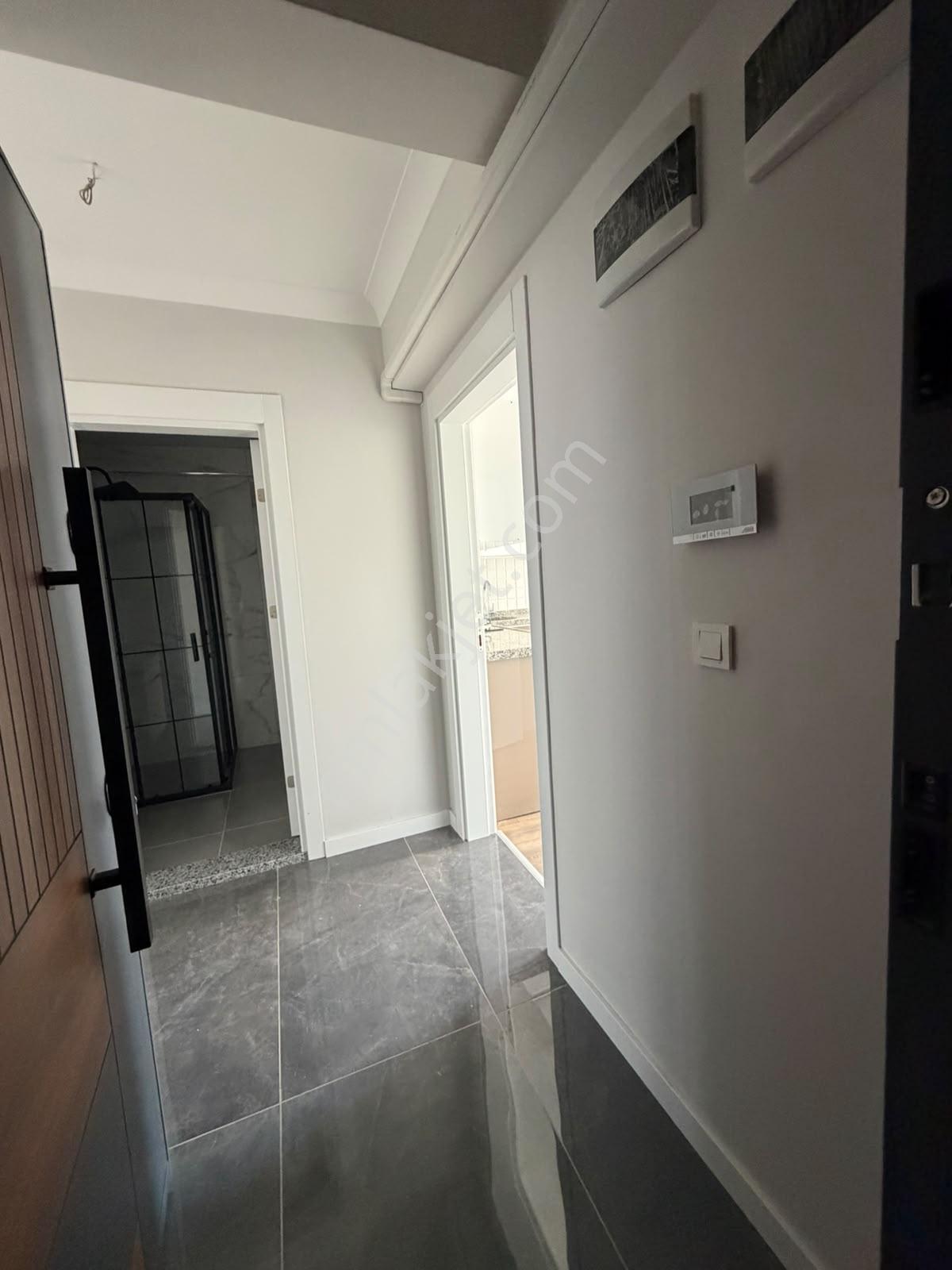 Bandırma Mavi Emlaktan Yeni Mahallede Ara Kat 1+1 Satılık Daire - Görsel 20