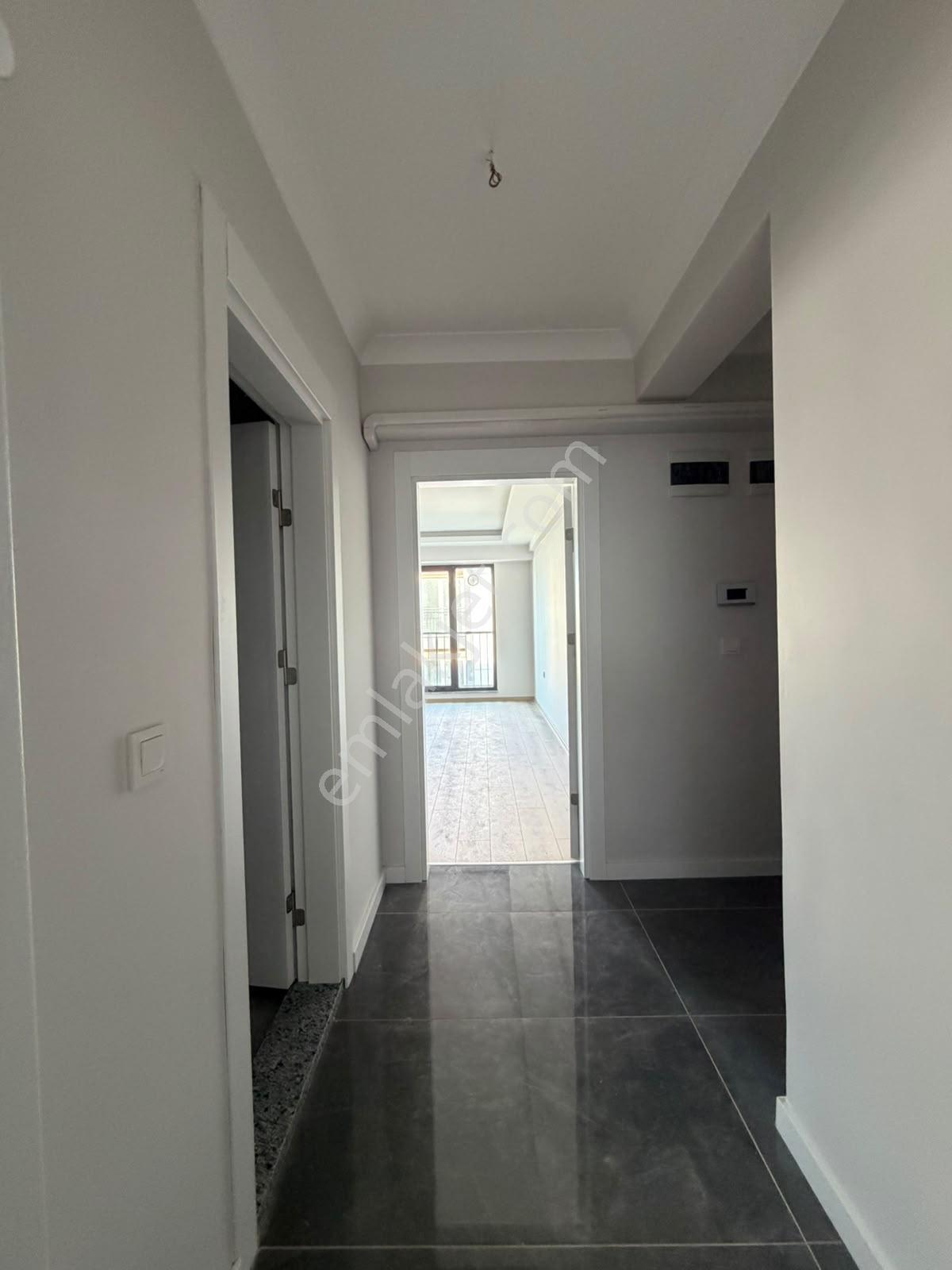 Bandırma Mavi Emlaktan Yeni Mahallede Ara Kat 1+1 Satılık Daire - Görsel 16