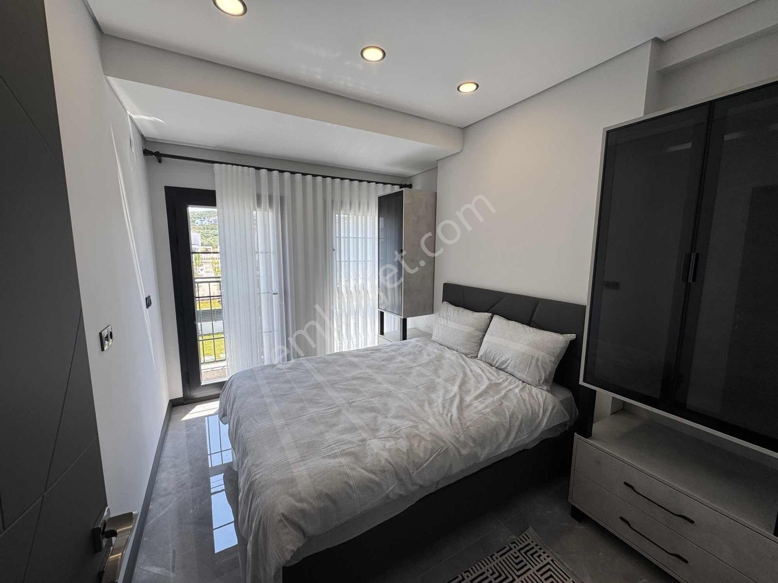 Kuşadası'nda Olimpik Yüzme Havuzlu Satılık 3+1 Ultra Lüks Villa - Görsel 10