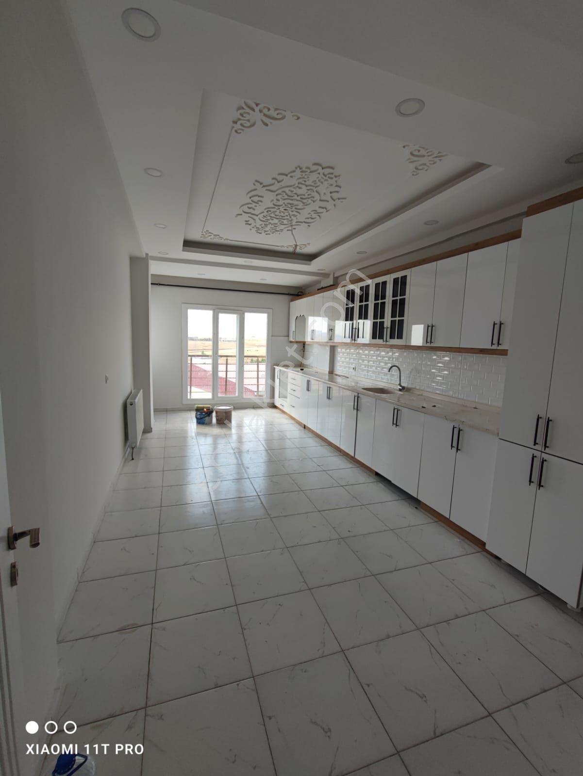 Sahra Emlaktan Yenikent Toki Okullar Bölgesinde Kiralık Daire - Görsel 3