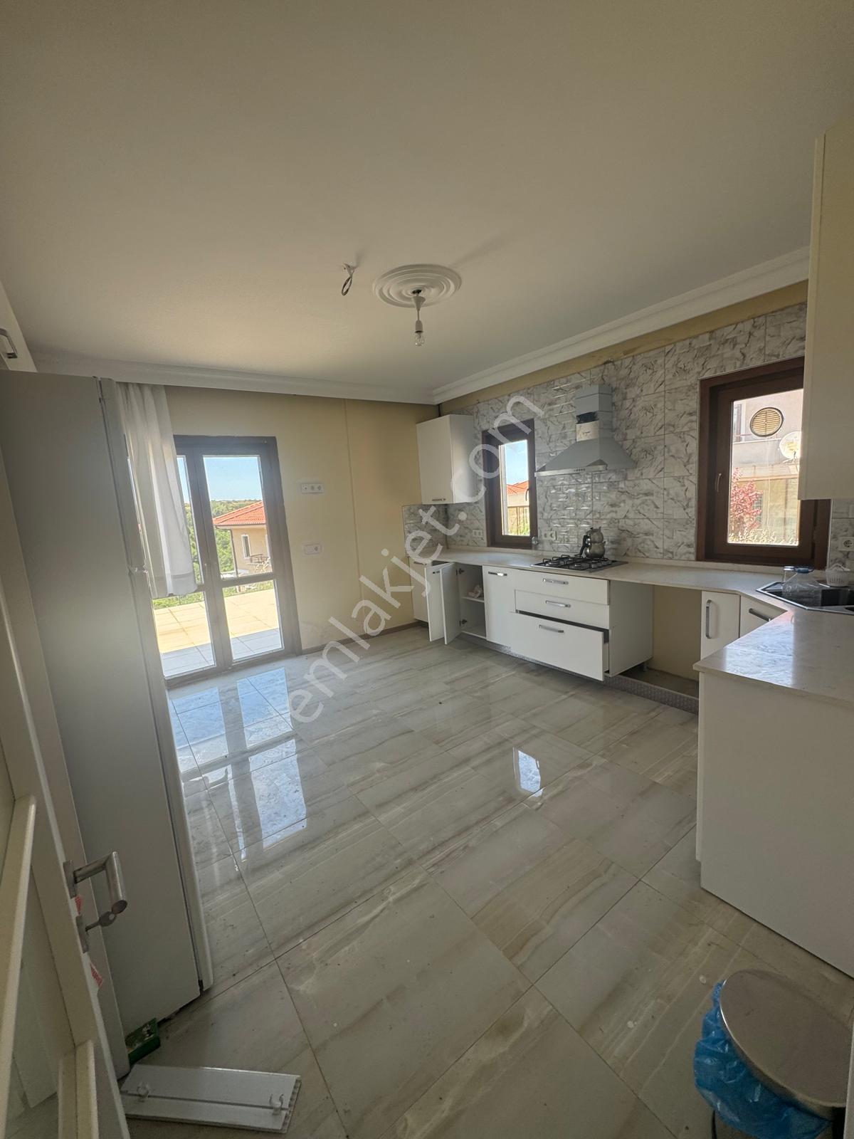 Riva Flora Evleri Kullanışlı,müstakil 5+1masrafsız Kiralık Villa - Görsel 12