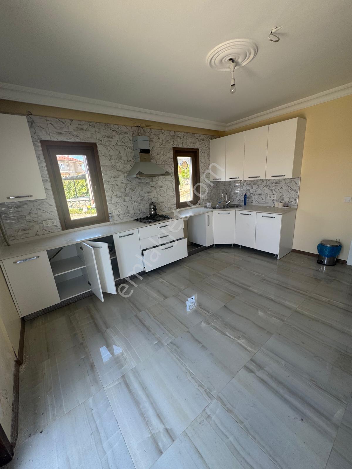 Riva Flora Evleri Kullanışlı,müstakil 5+1masrafsız Kiralık Villa - Görsel 11