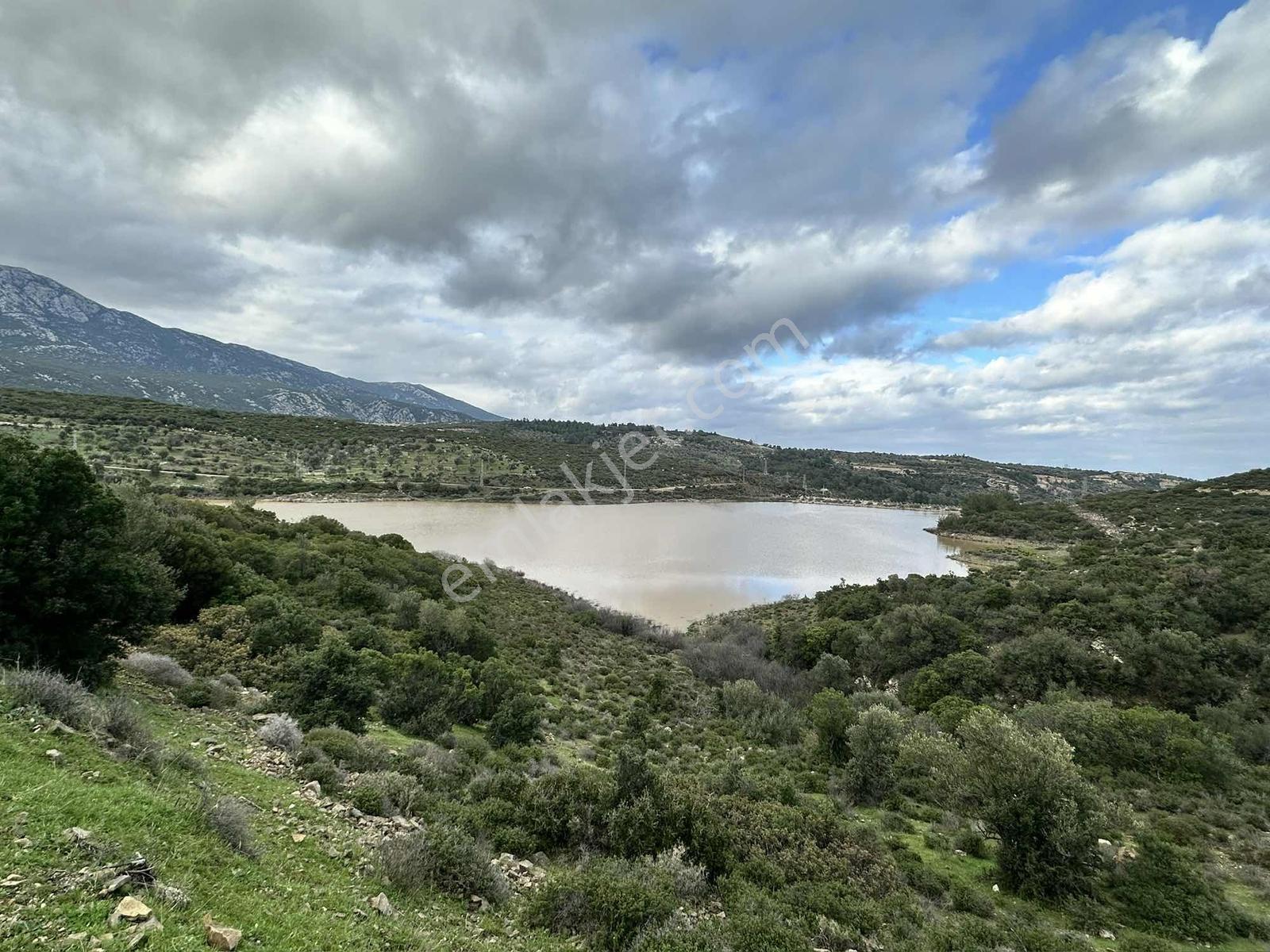 Doğa Dostu'ndan Karaburun Eğlenhoca Gölet Mevki 8102 M2 Tarla