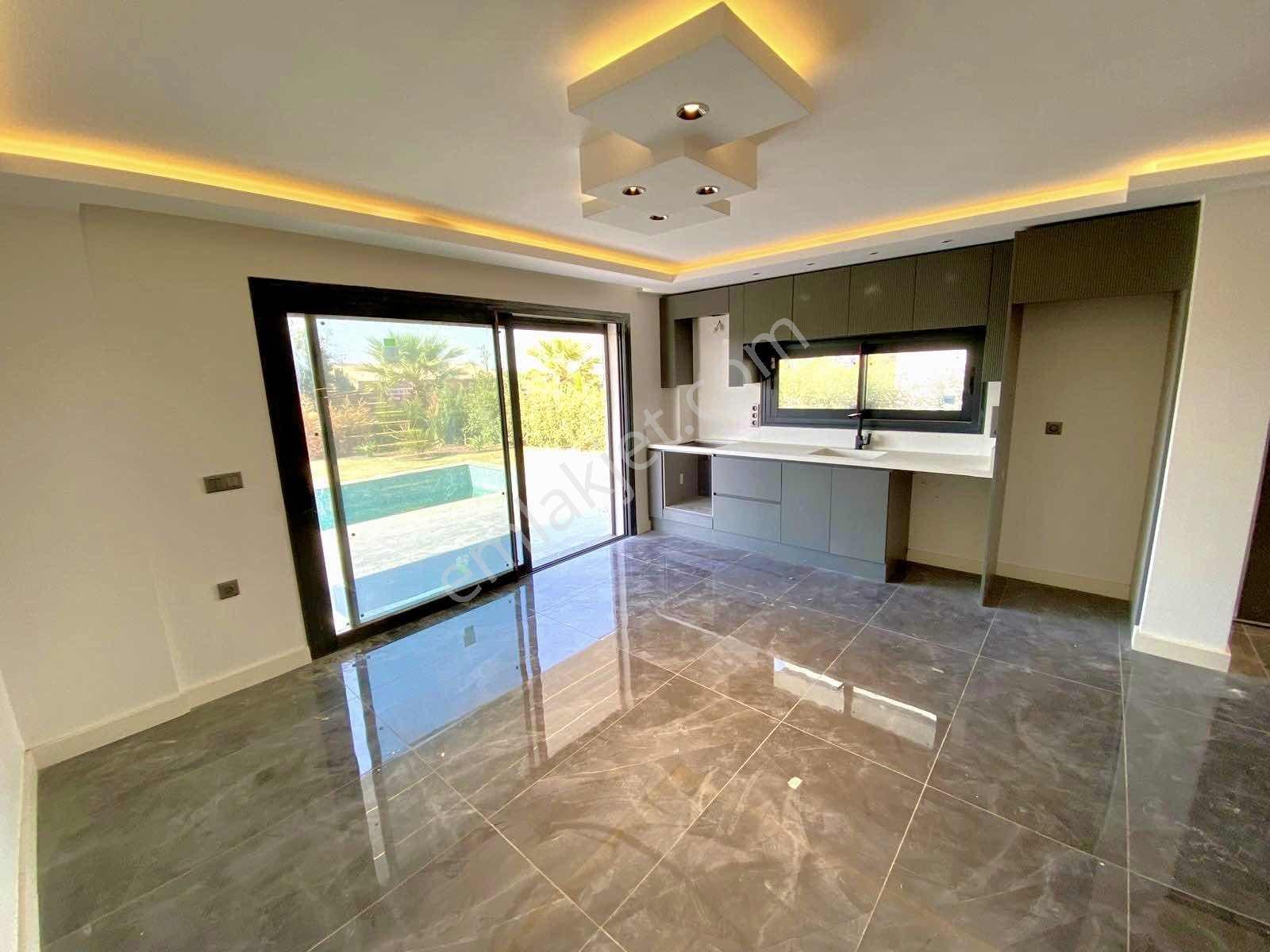 Kuşadası Davutlar'da Özel Havuzlu Müstakil 4+1 Ultra Lüks Villa - Görsel 12