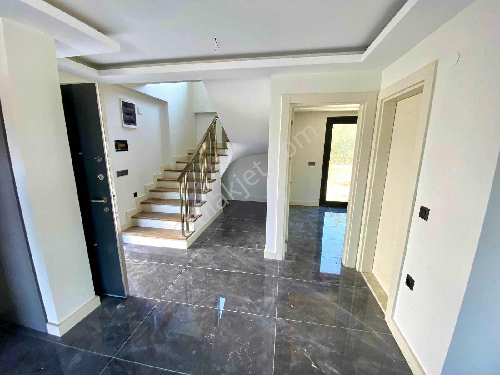 Kuşadası Davutlar'da Özel Havuzlu Müstakil 4+1 Ultra Lüks Villa - Görsel 4