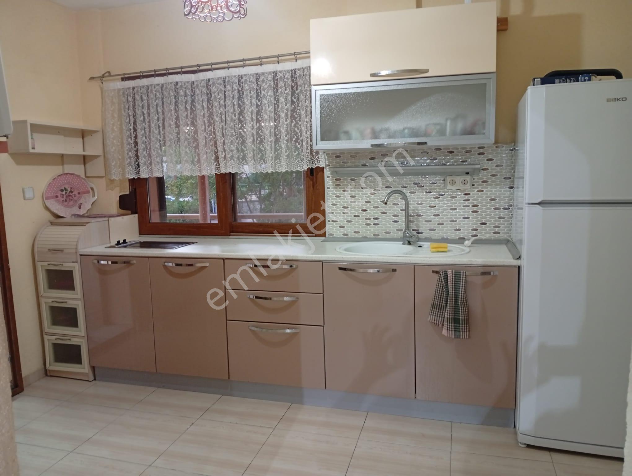 Aydın Didim Akbük'te Günlük Kiralık Merkezi Konumda Denize 600 Metre Eşyalı Bahçeli Yazlık - Görsel 9