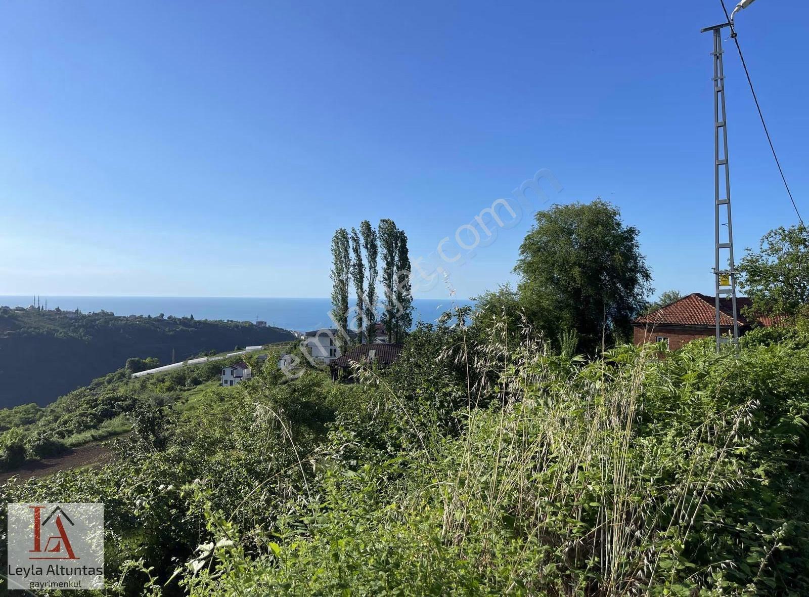 Akyazıda Deniz Manzaralı Satılık Arsa