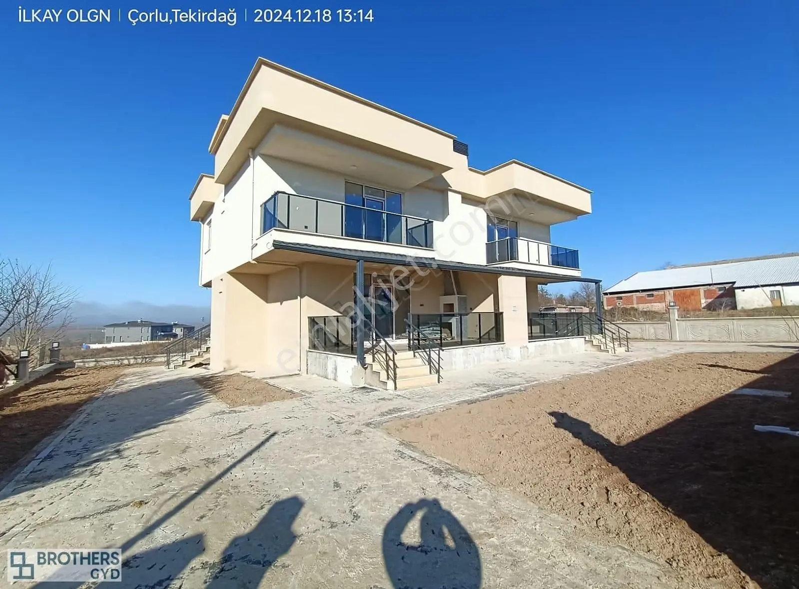 Brothersdan Sarılarda 260m2 4+1 Satılık İskanlı Sıfır Villa