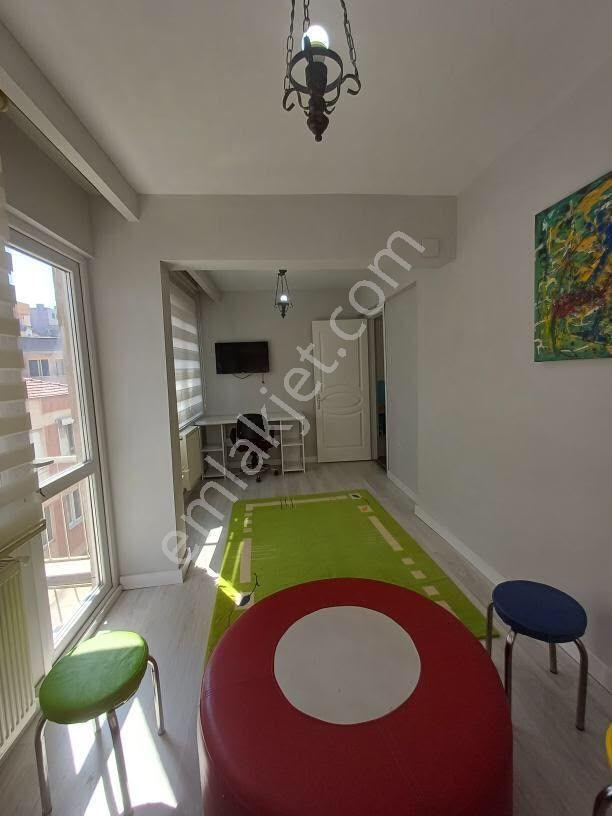 Artenew Emlaktan Bornova Küçük Park Esyali Kiralık 3+1 - Görsel 3