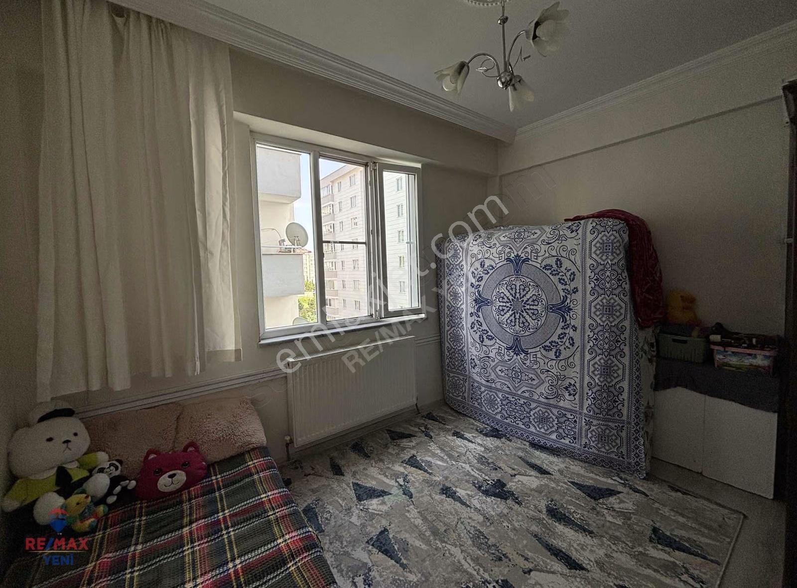 Remax Yeni'den Binevler Satılık Arakat Balkonlu 2+1 Daire - Görsel 17