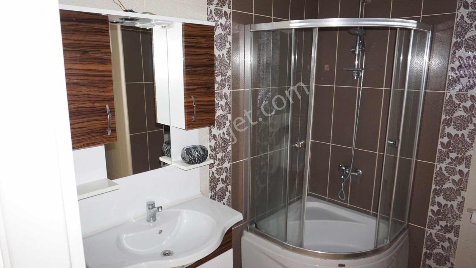 Ümraniye Çakmak'ta Teraslı Asansörlü 3+2 Kiralık Daire - Görsel 7