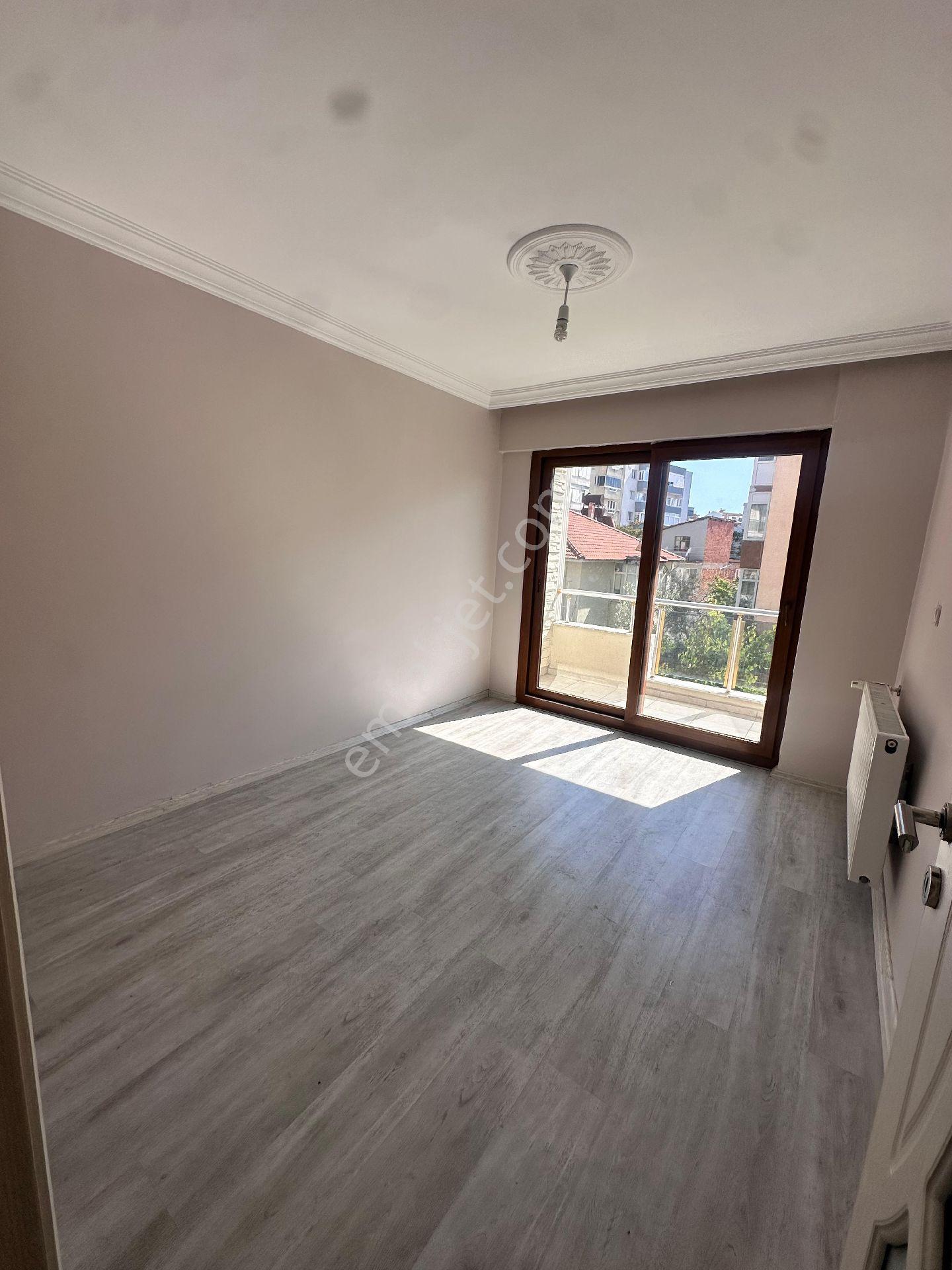 Bergama Şehir Merkezinde Asansörlü Doğalgazlı Kapalı Mutfak 3+1 Ara Kat Geniş Kiralık Daire - Görsel 9