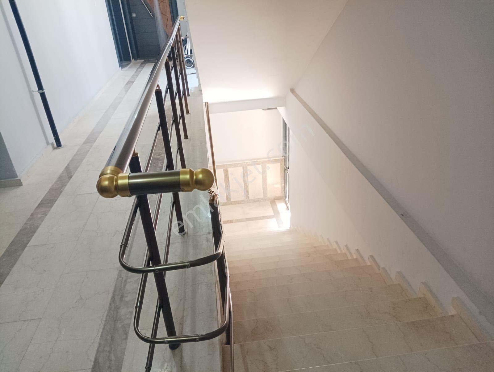 Bergama Fatih Mah Doğalgazlı Kapalı Mutfak Ara Kat 3+1 Daire Satılık - Görsel 18