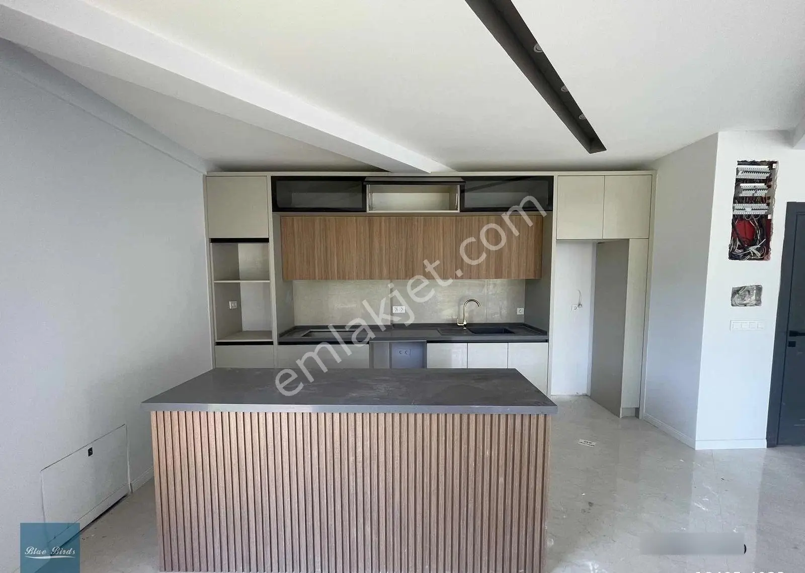 Kuşadası Soğucakta Köşe Konumlu Deniz Manzaralı Havuzlu Villa - Görsel 2