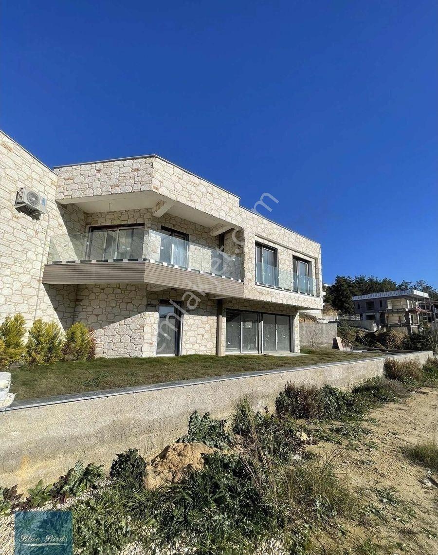 Kuşadası Soğucakta Köşe Konumlu Deniz Manzaralı Havuzlu Villa - Görsel 16