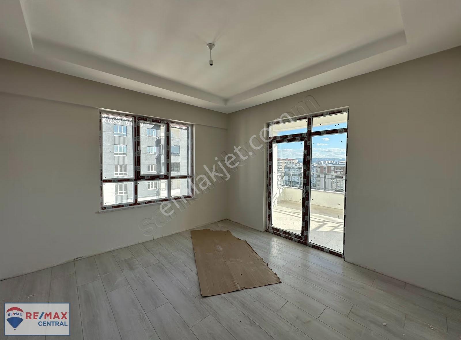 Re/max Central'dan A.t.gazi Mah.'de 4+1 Arakat Lüks Daire - Görsel 16