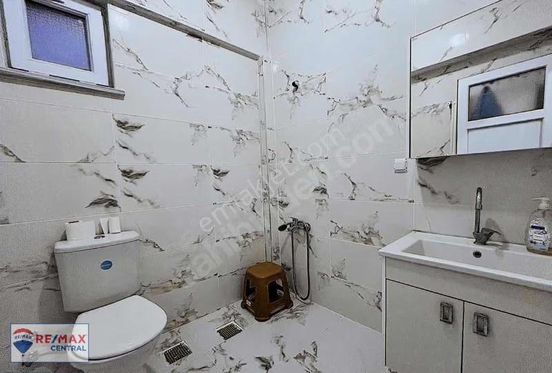 Remax Centralden Karşıyakada Müstakil 3+1 - Görsel 2