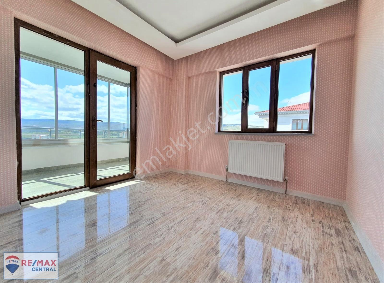 Re/max Central'dan Site İçerisinde 4.5+1 Ultra Lüks Kiralık - Görsel 23
