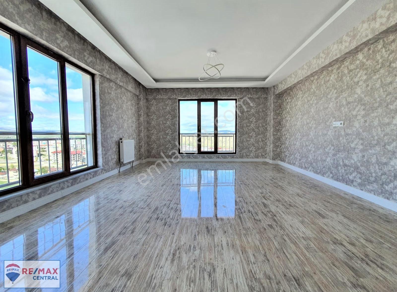 Re/max Central'dan Site İçerisinde 4.5+1 Ultra Lüks Kiralık - Görsel 5