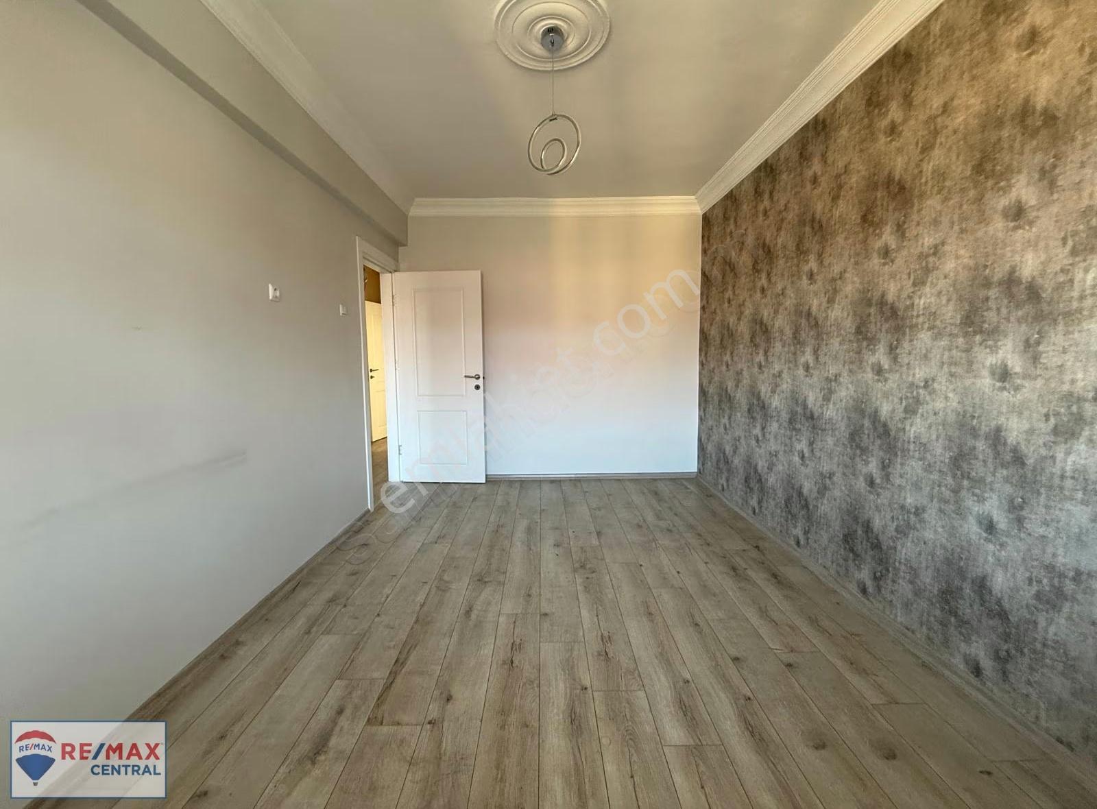 Re/max Central'dan İstasyon Caddesin'de 3+1 Kiralık Daire - Görsel 6