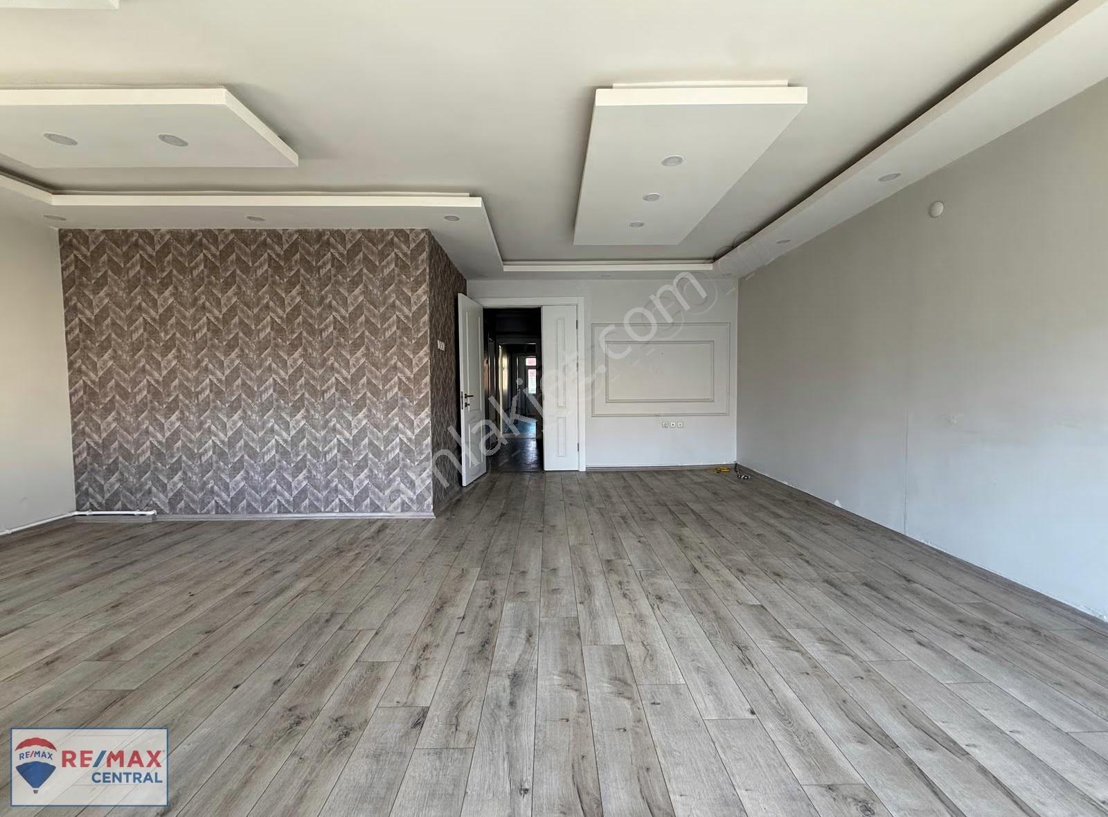 Re/max Central'dan İstasyon Caddesin'de 3+1 Kiralık Daire - Görsel 2