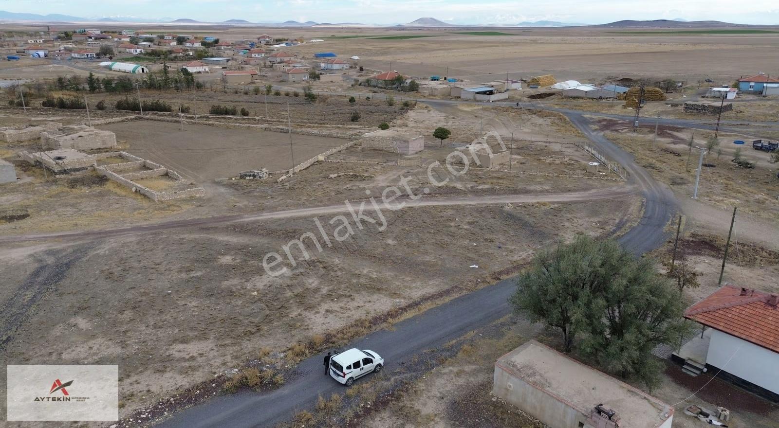 Emirgazi Demirci Mahallesi'nde 411 M² Müstakil Tapulu Arsa