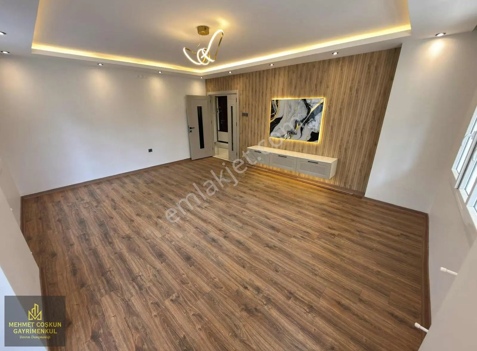 Güzelyalıda Azkatlı Ful Yapılı İskanlı Satılk 3+1 K.mutfak Daire