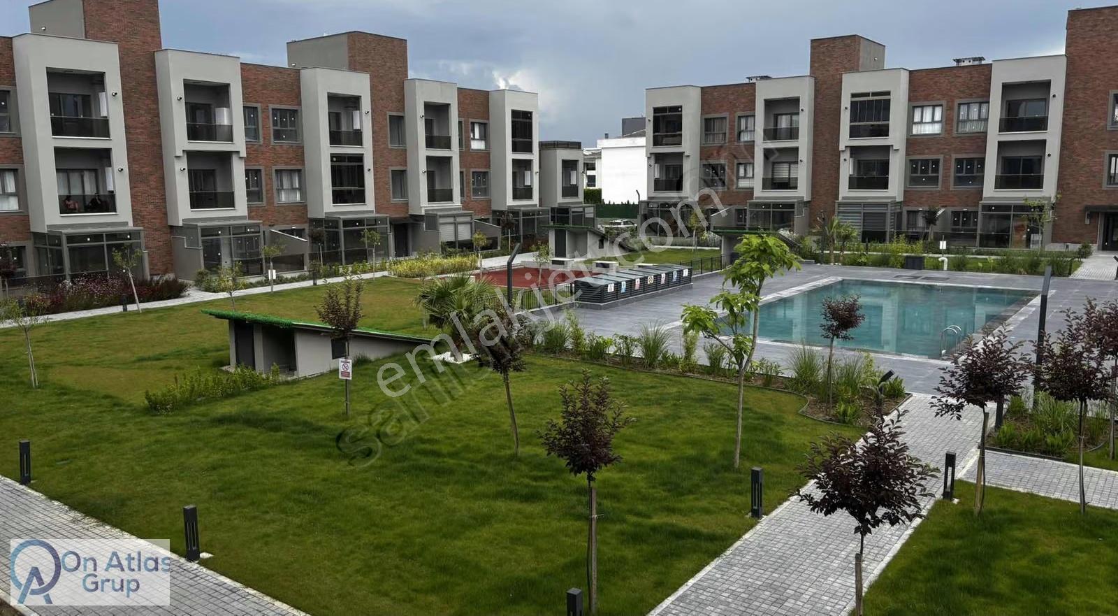 Güne Havuz Manzarasıyla Başlayın! Site İçi Eşyalı Kiralık