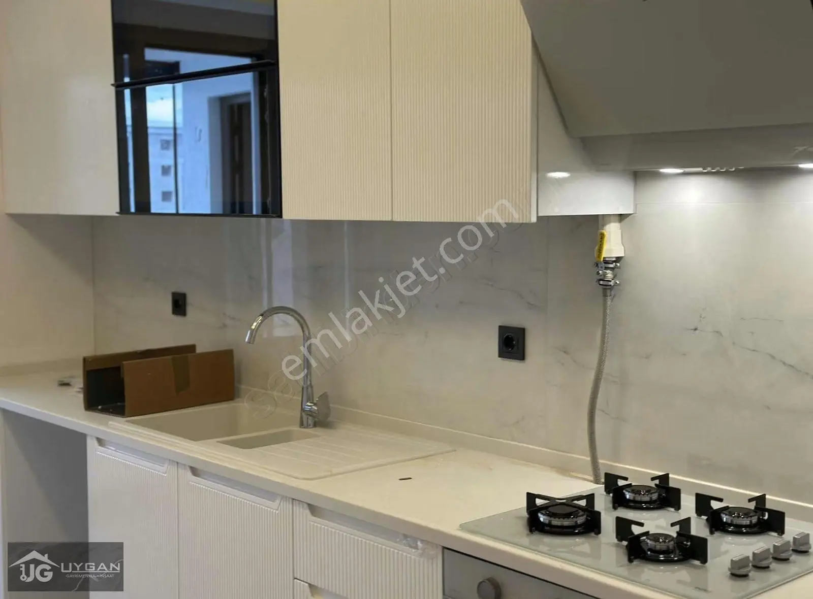 Muratbey Mah. 105m² 2+1 3 Katlı Havuzlu Site Ultra Lüx Arakat - Görsel 3