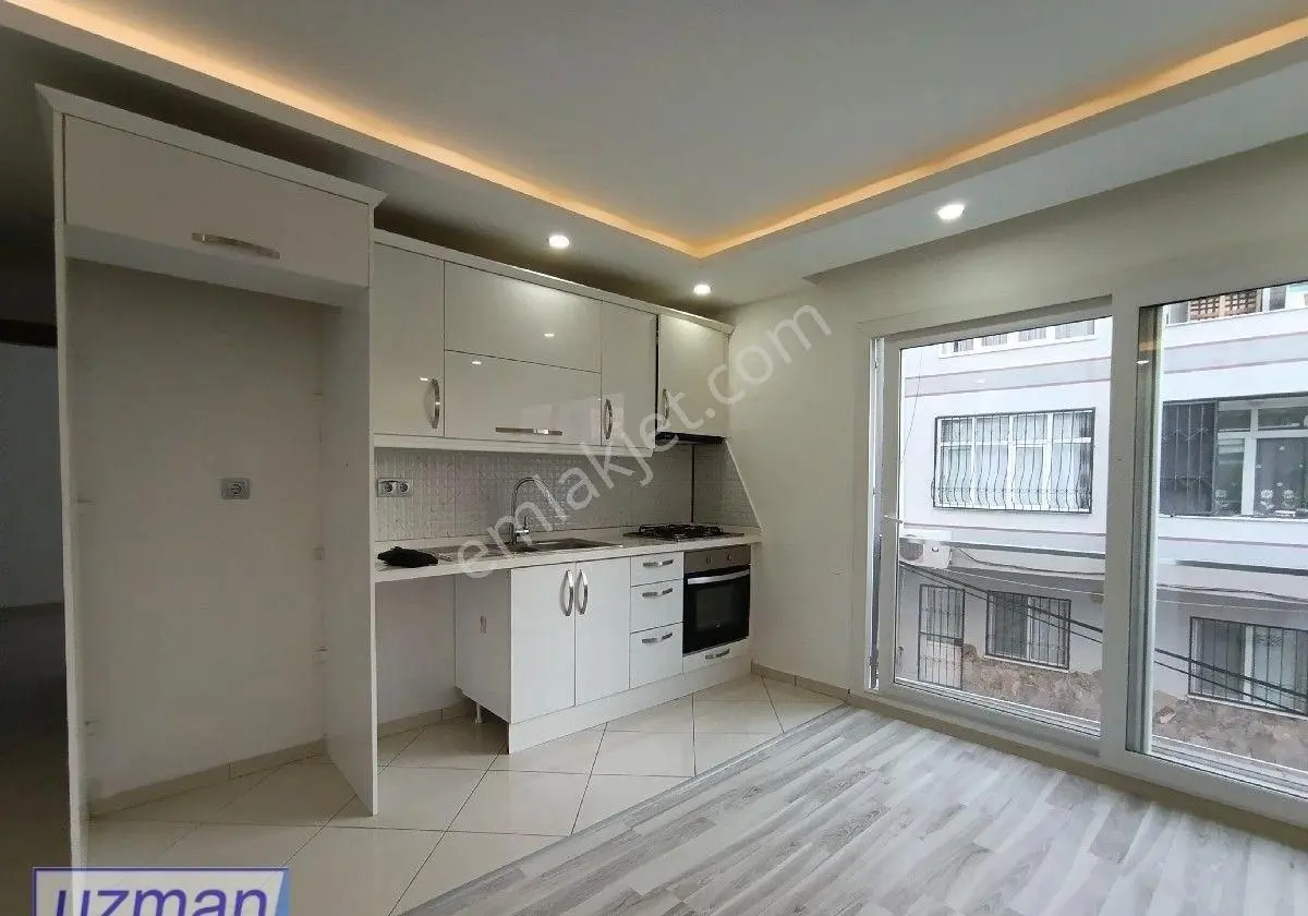 Kuşadası Değirmendere'de Havuzlu Site İçerisinde Merkezi Lokasyon'da 1+1 Kiralık Daire - Görsel 2