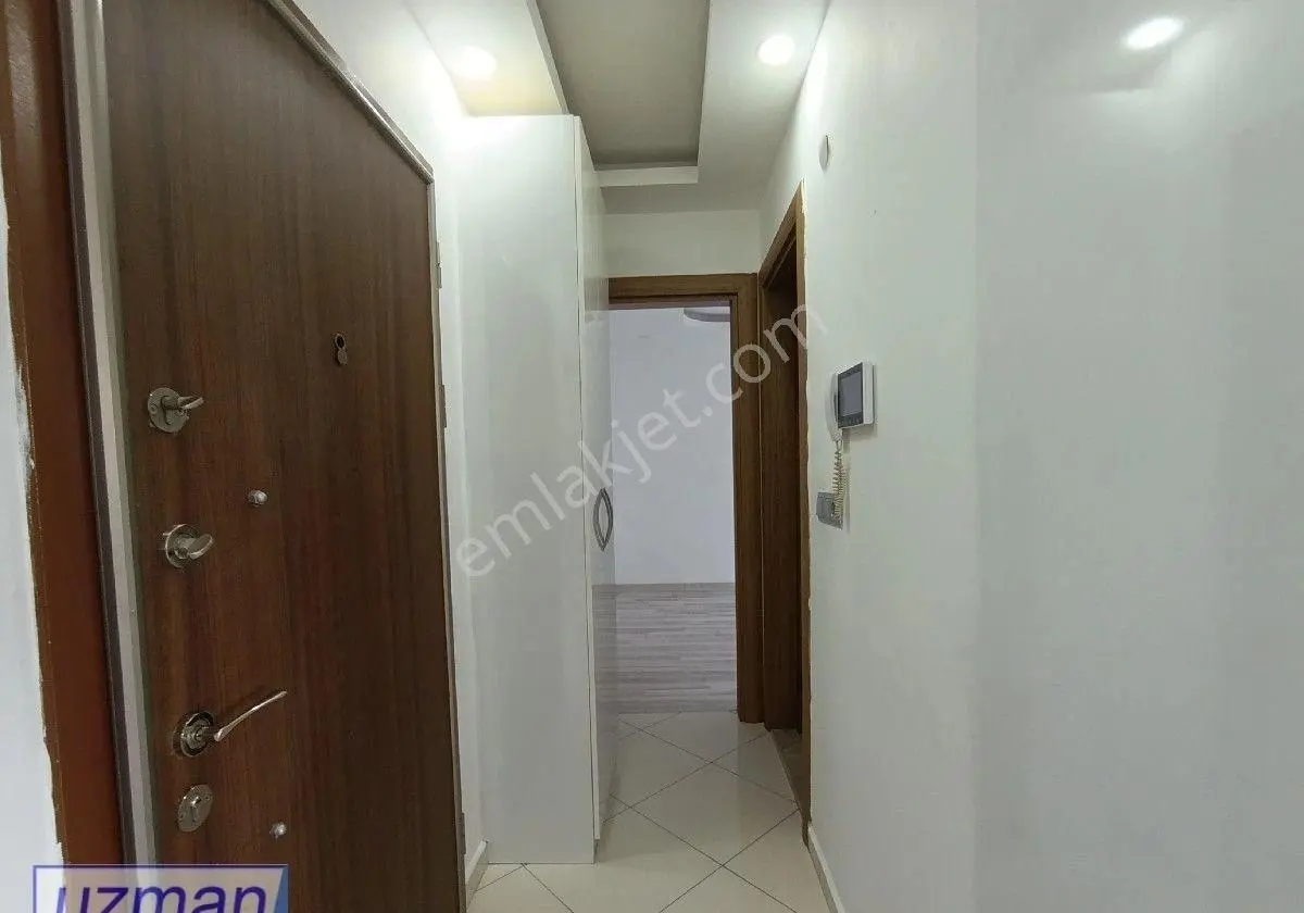Kuşadası Değirmendere'de Havuzlu Site İçerisinde Merkezi Lokasyon'da 1+1 Kiralık Daire - Görsel 3