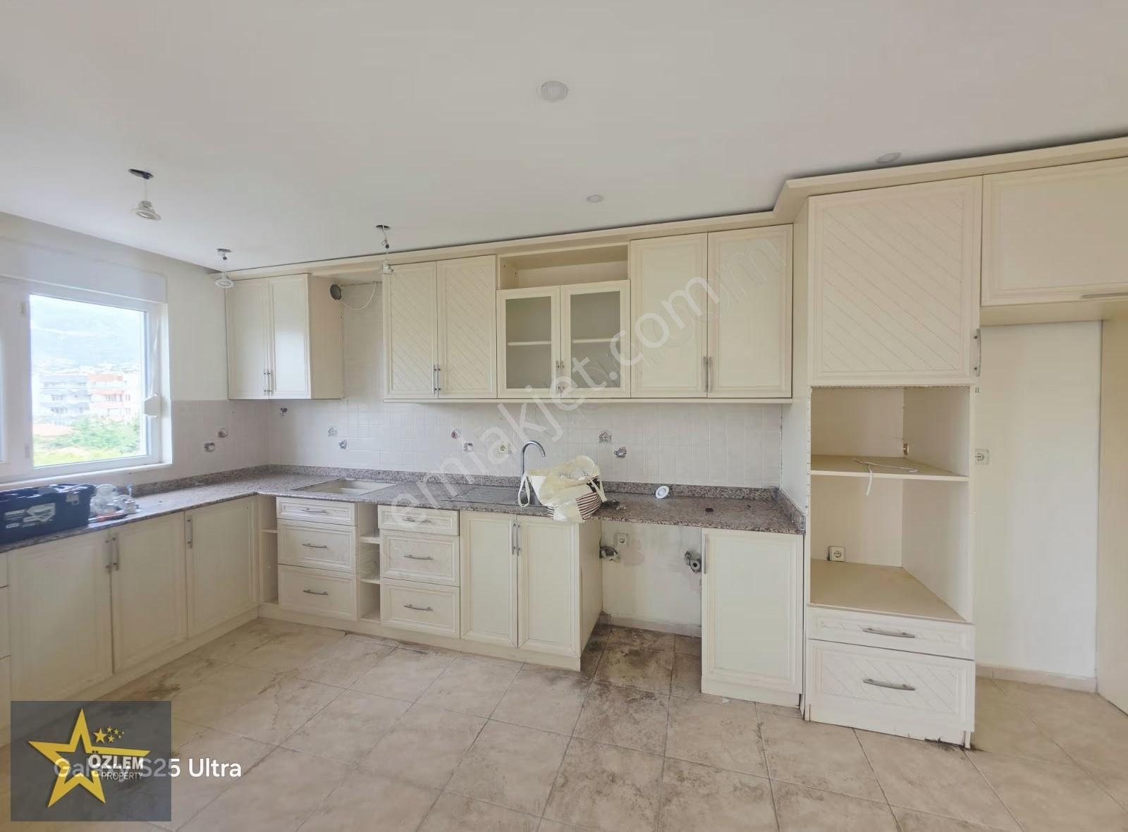 Oba' Da 2+1 Boş Kiralık Daire 130 M² Denize 200 Metre - Görsel 13