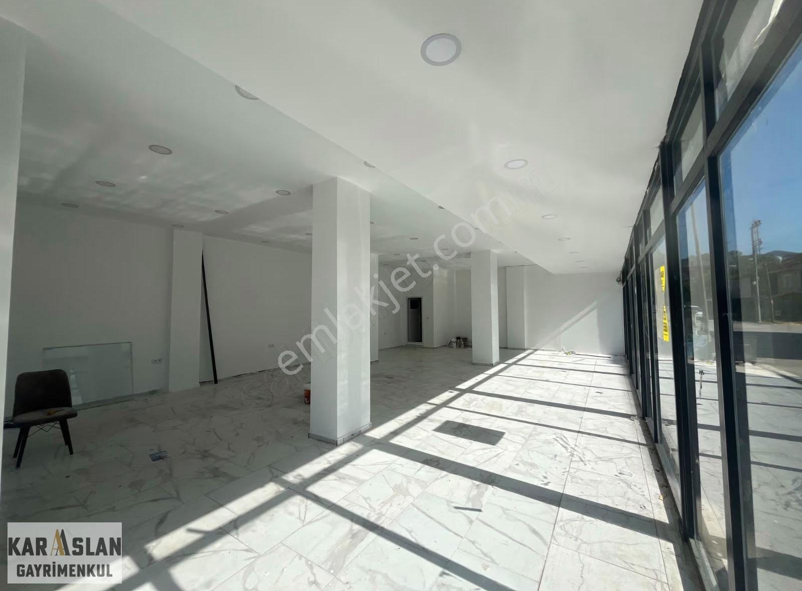 Ana Cadde Üzerinde Geniş Cepheli Kiralık Prestijli Dükkan - Görsel 9