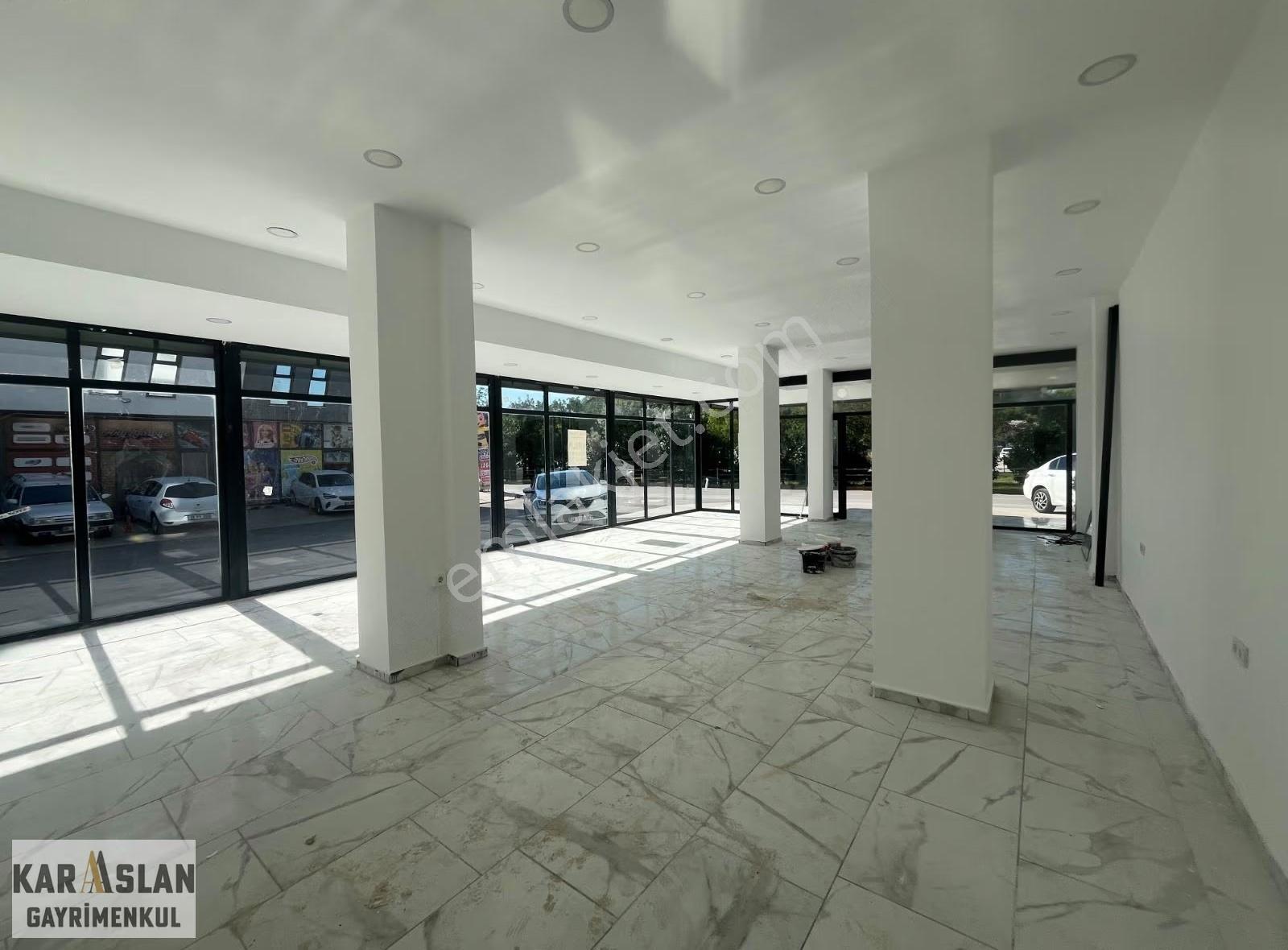 Ana Cadde Üzerinde Geniş Cepheli Kiralık Prestijli Dükkan - Görsel 4