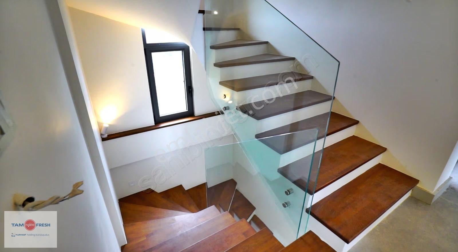 Güzelbahçe Yalı'da 3+1 Kış Bahçeli Kiralık Villa... - Görsel 33