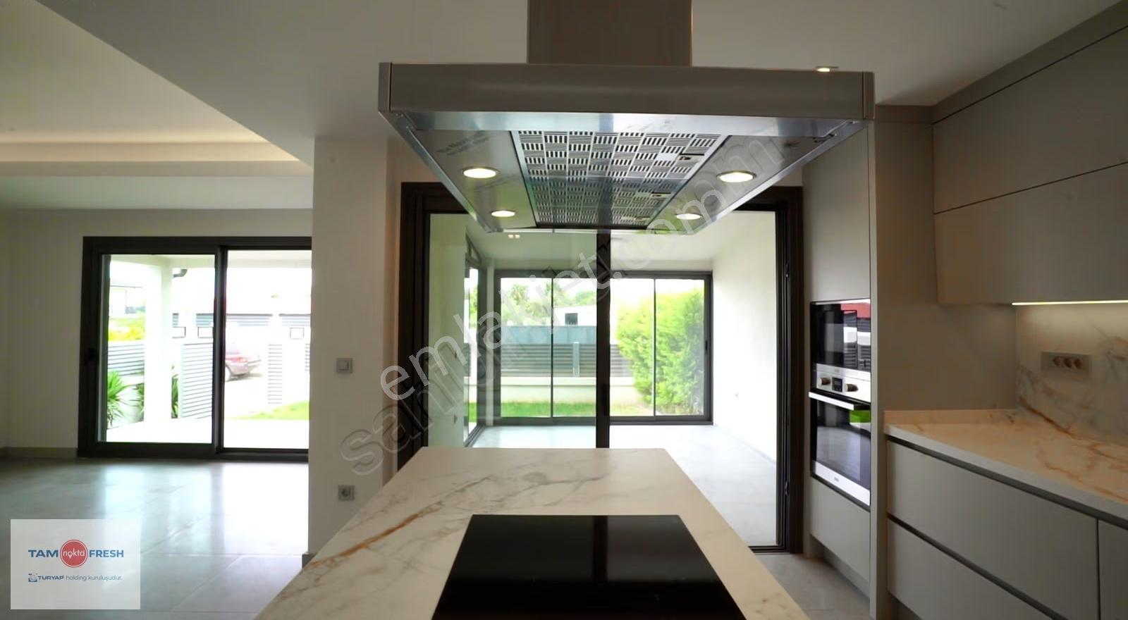 Güzelbahçe Yalı'da 3+1 Kış Bahçeli Kiralık Villa... - Görsel 14