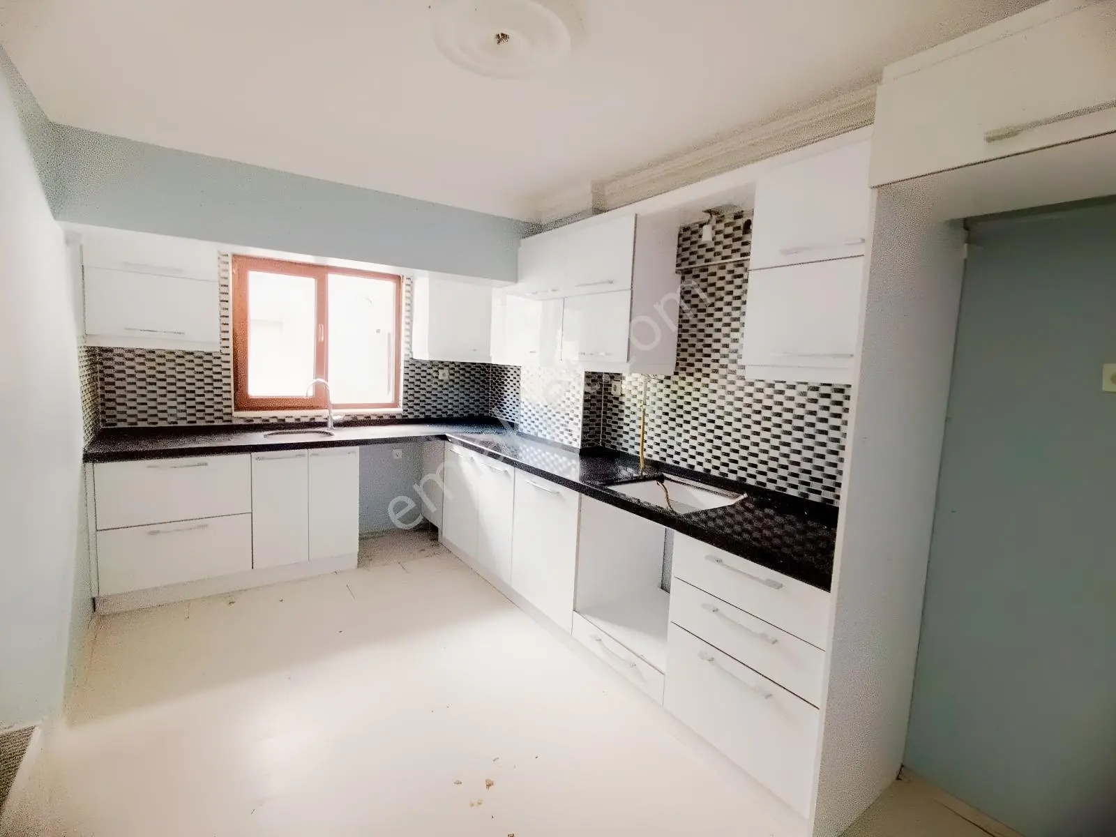 Remax Hür Alı Kutanıs'ten Adapazarı Merkezde Kıralık 2+1 Daıre - Görsel 5