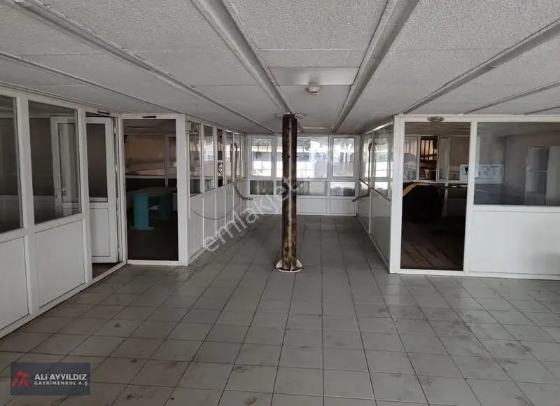 Ostim'de 5 Tonluk Gezen Vinçli Kiralık Dükkan - Görsel 3