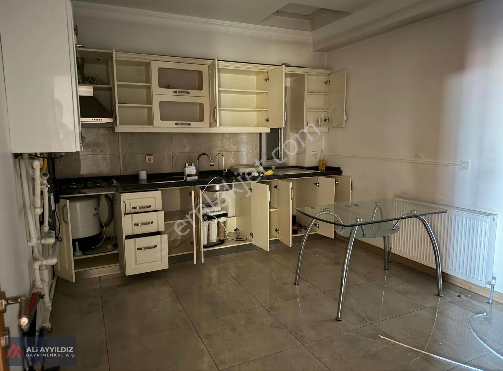 Uzayçağı Caddesi Üzerinde 1000 M2 Kiralık Dükan - Görsel 2
