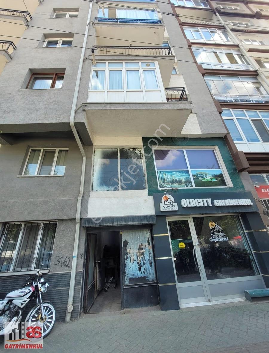 As Emlak Z.hnm.bulvrı Üzerinde Düz Ayak Asmakatlı Satılık Dükkan - Görsel 4