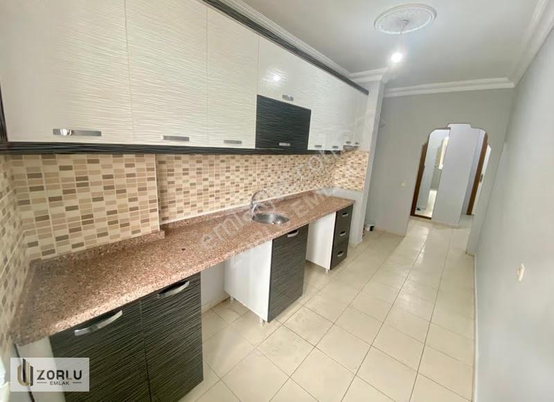 Tramvaya 50 Metre Mesafe Katta Ayrı Mutfaklı Eşyasız Kiralık 2+1 - Görsel 21
