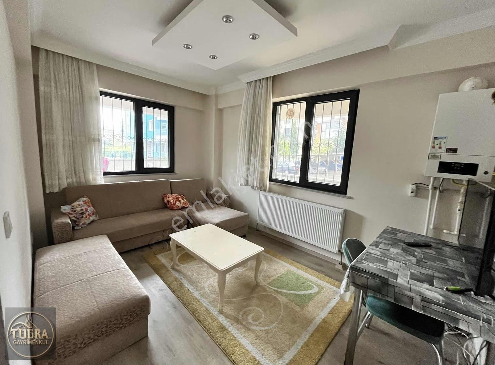 Çobençeşme'de Eşyalı 7 Yaşında 1+1 Ayrı Mutfak Satılık Daire