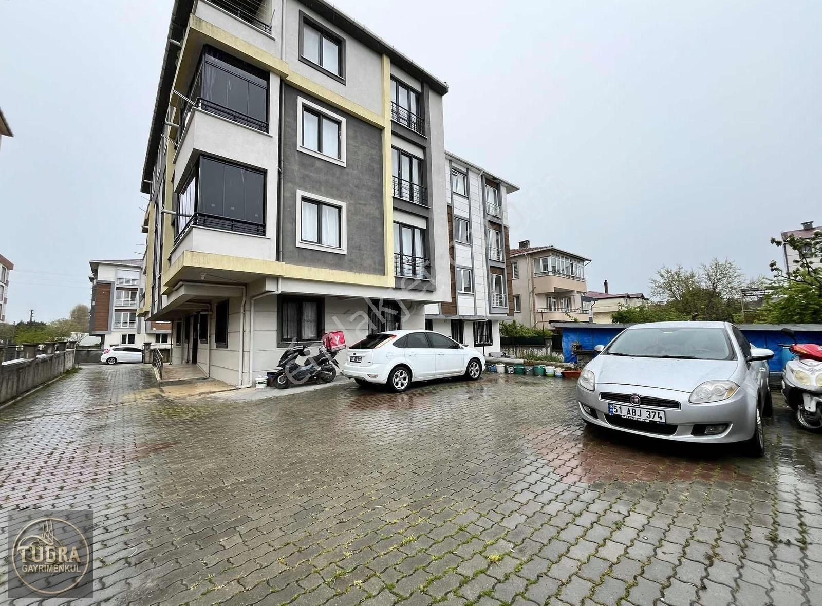 Çobençeşme'de Eşyalı 7 Yaşında 1+1 Ayrı Mutfak Satılık Daire - Görsel 24