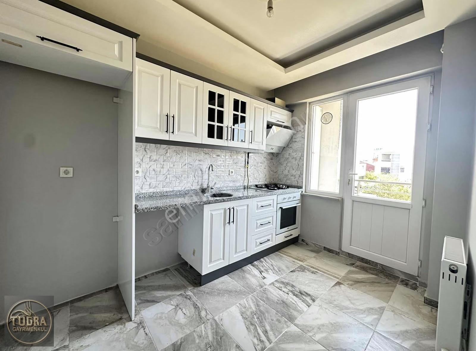 Tuğra Dan Hatipte 2+1 Ebeveyn Banyolu Ara Kat Kiralık Daire